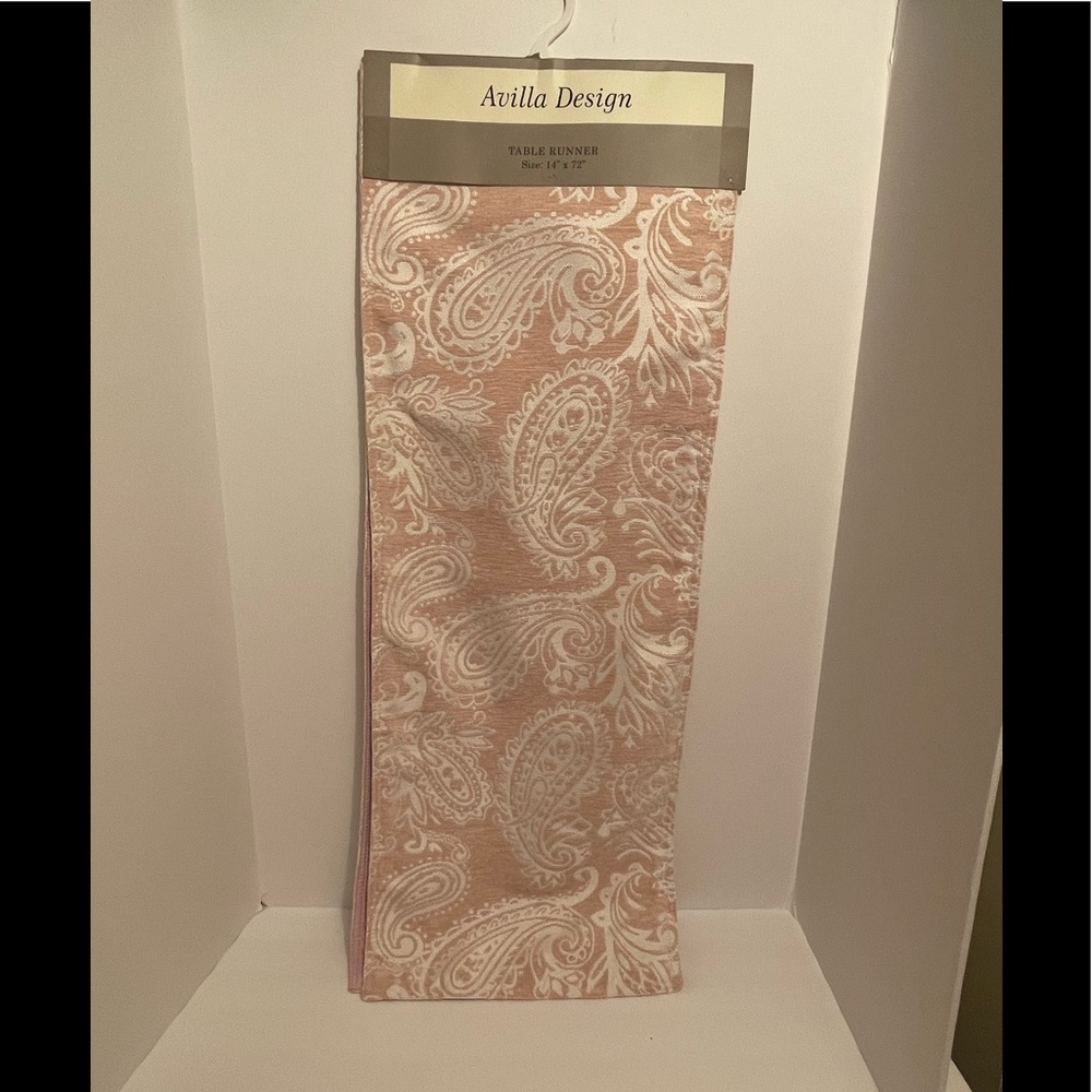 Avilla Design Table Runner, 14” x 72”, paisley print, white/soft Pink. NWT